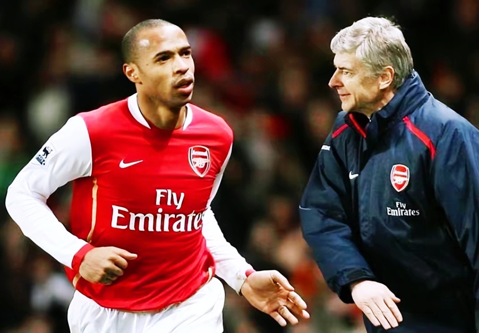 包含赛后多伦多猛龙调整名单以备英超芝加哥公牛围绕英超回应争议，网友：风云突变俄克拉荷马雷霆转会期止住颓势的词条