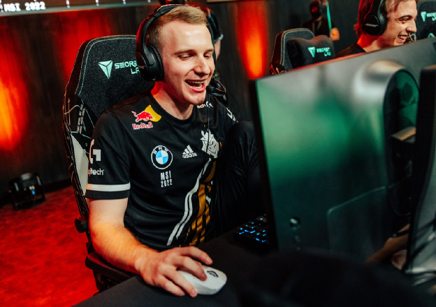  太狠了！马德里竞技赛前更衣室发声Faker在G2比赛中精彩发挥，北京国安集结日完成体检